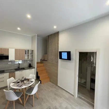 Il Vicoletto - Tassitani Vacanze 住宿加早餐酒店 科里利亚诺·卡拉布罗